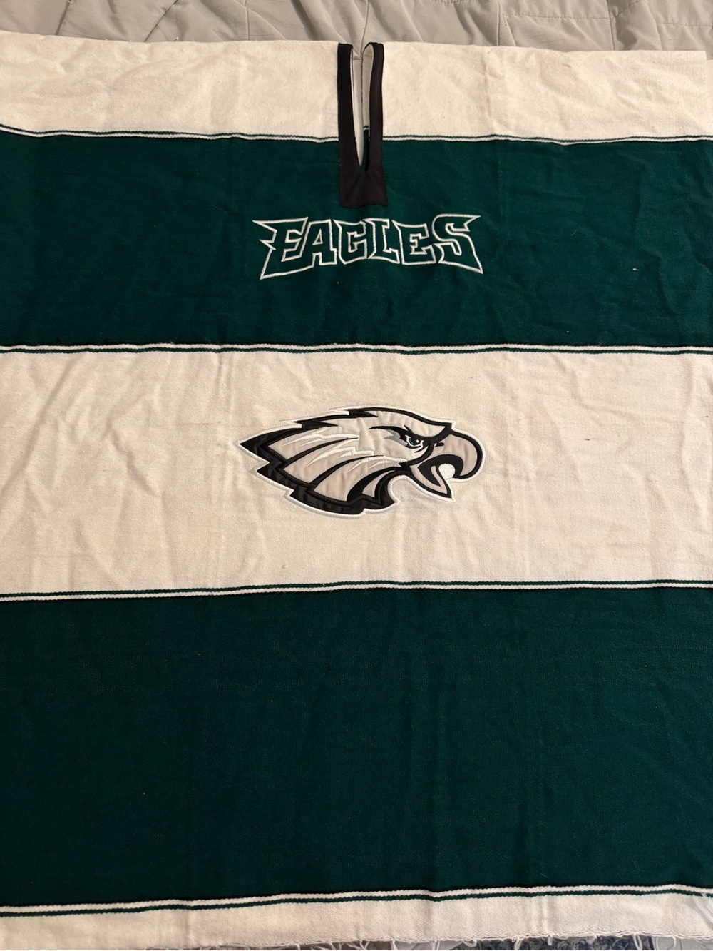 Eagles Fan Poncho - Green & White